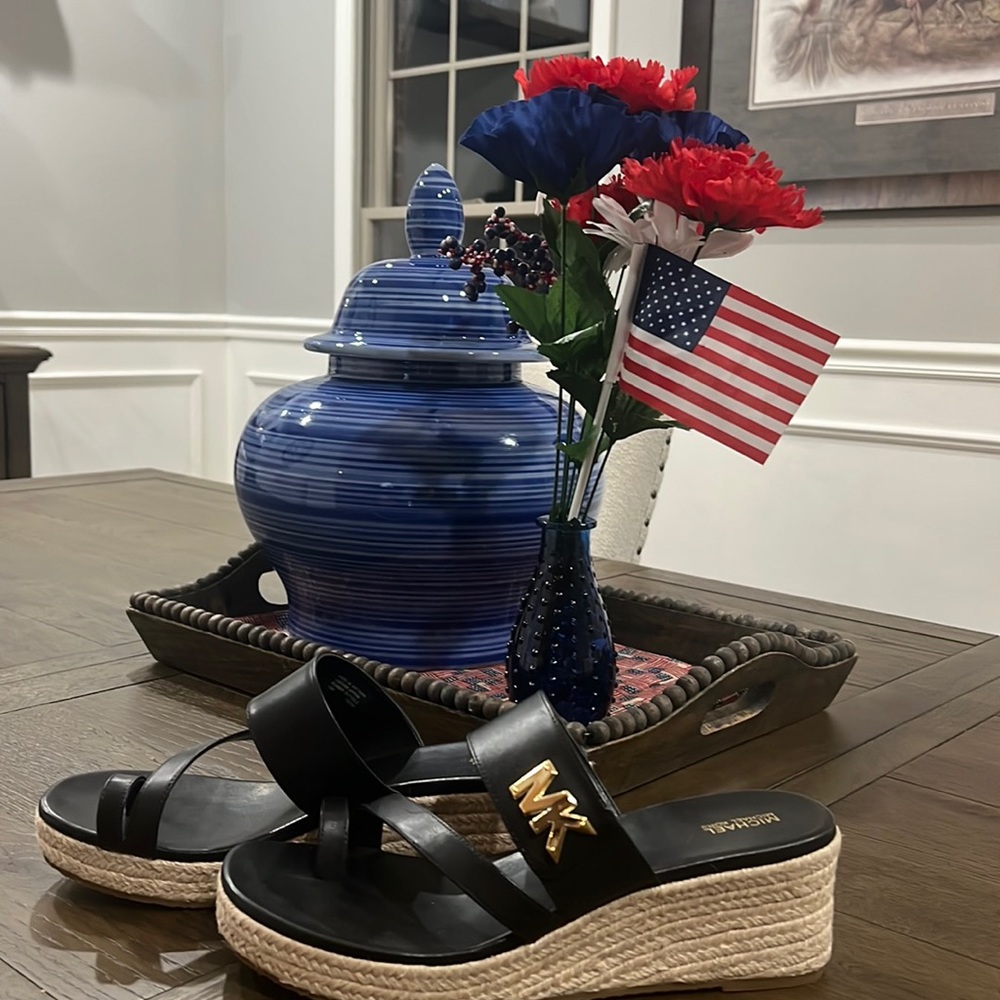 Michael Kors Sidney wedge / leather slip on sandal